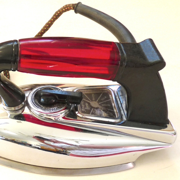 Vintage electric American Beauty iron red lucite - Picture 6 of 8
